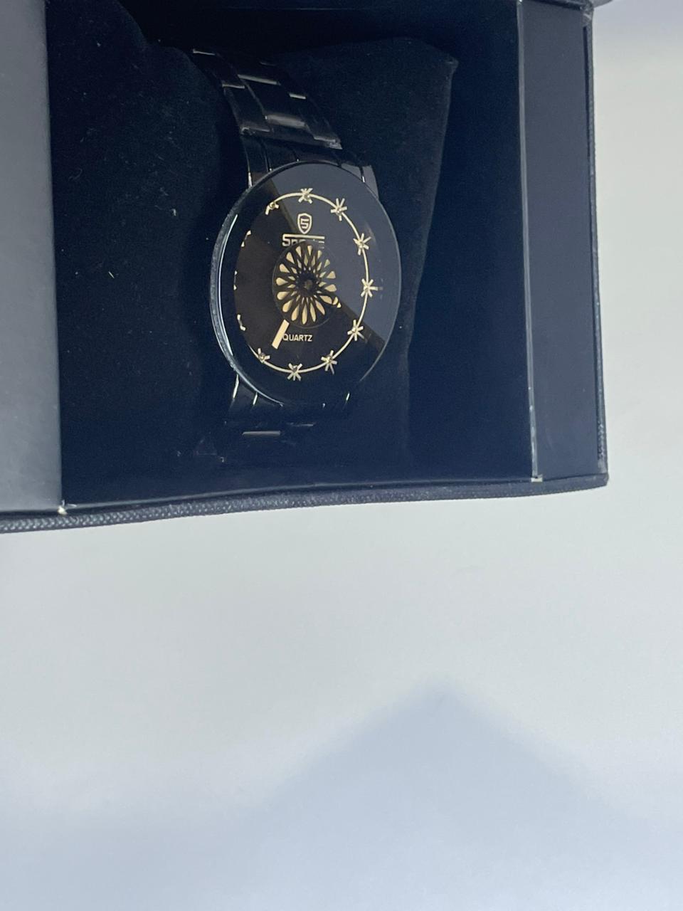 New Luxury Hot Selling Analog & Quartz Stainless Steel Wrist Watch For Men & Watch For Boys
