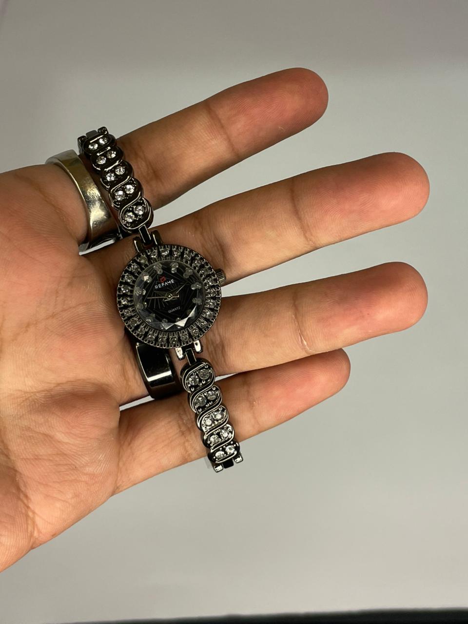 ✨ Black Diamond Luxury Bracelet Watch For Women