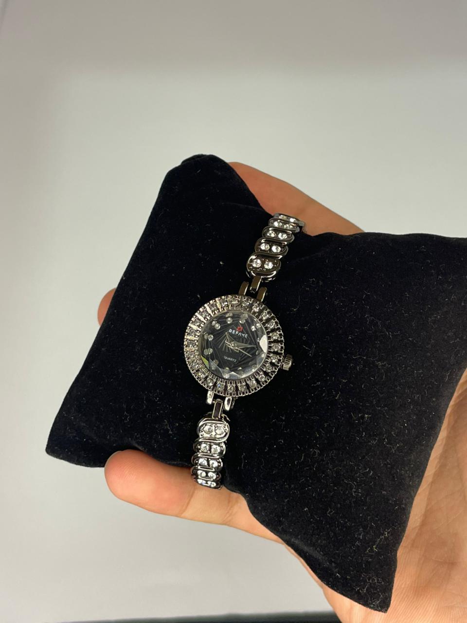 ✨ Black Diamond Luxury Bracelet Watch For Women